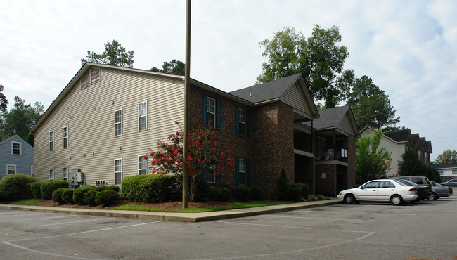 2320-2336 Fort Bragg Rd in Fayetteville, NC - Foto de edificio - Building Photo