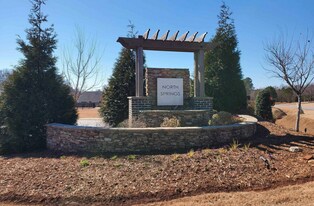 1329 Wunder Way in Spartanburg, SC - Building Photo