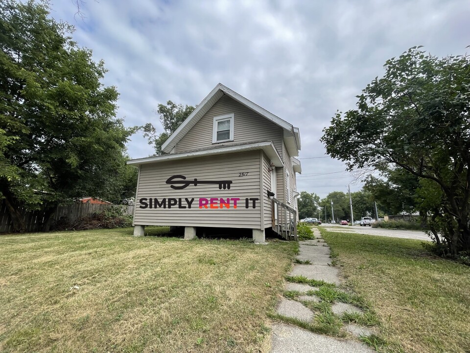 2517 Storm St in Ames, IA - Building Photo