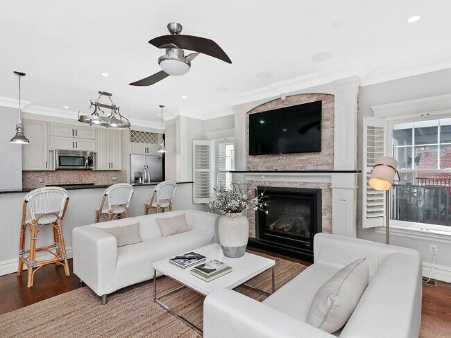 property at 720 E 2nd St