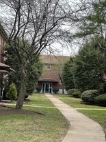 28 Bryon Rd in Boston College, MA - Building Photo