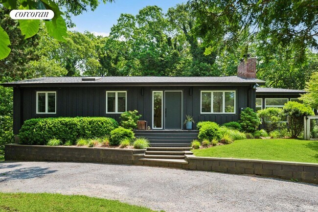 19 Highwood in East Hampton, NY - Building Photo - Building Photo