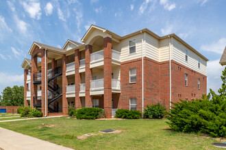 The Greens at Stillwater in Stillwater, OK - Foto de edificio - Building Photo