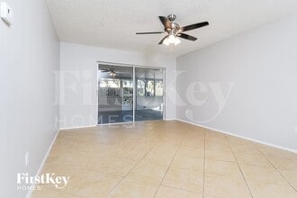 1623 Dogwood Ln in Brandon, FL - Foto de edificio - Building Photo