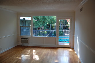 Hillside Courtyard Apartments in Los Angeles, CA - Building Photo - Building Photo