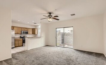 15818 N 25th St in Phoenix, AZ - Building Photo - Building Photo