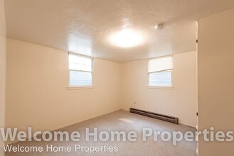 36 NE Ash Ave in College Place, WA - Building Photo - Building Photo