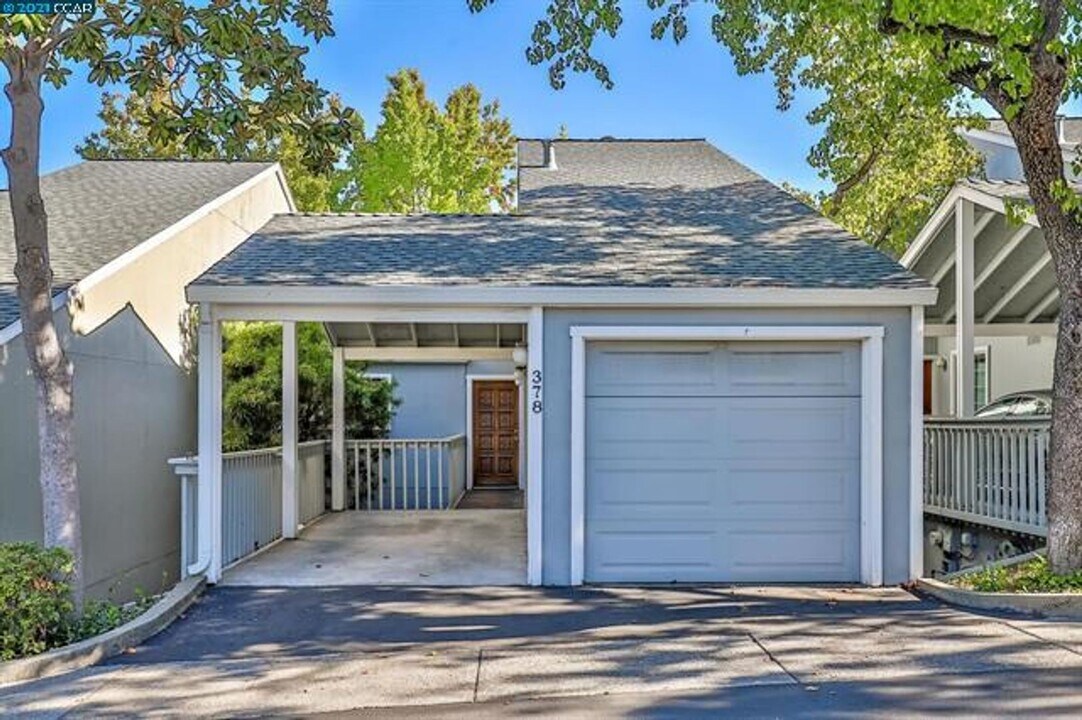 378 Camelback Rd in Pleasant Hill, CA - Building Photo