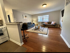 394 Courtland Ave, Unit 394 courtland in Stamford, CT - Building Photo - Building Photo