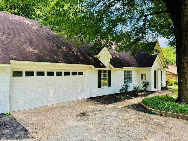 property at 2212 Howard Rd