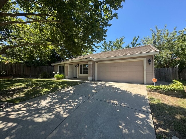 705 Shakespeare Ct in Roseville, CA - Building Photo - Building Photo