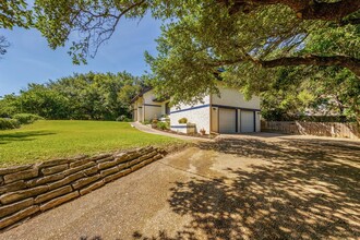 302 Pleasant Dr in Austin, TX - Building Photo - Building Photo