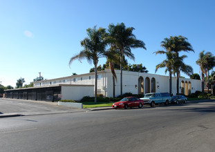 Portofino Apartments in Oxnard, CA - Building Photo - Building Photo