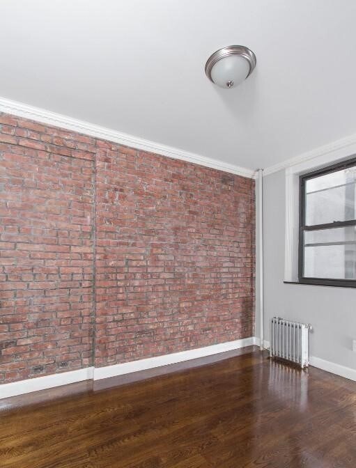422 E 9th St in New York, NY - Building Photo