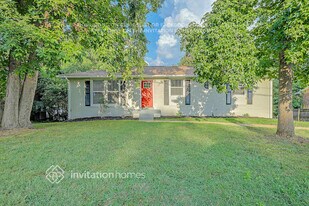 211 Bonnafield Dr in Nashville, TN - Building Photo