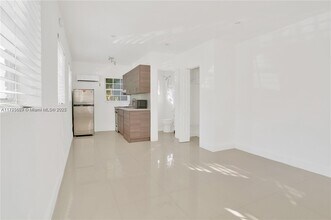 551 NE 61st St in Miami, FL - Building Photo - Building Photo