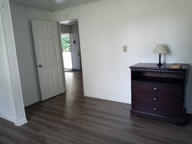 400 Broadway St in Rockwood, PA - Foto de edificio - Building Photo