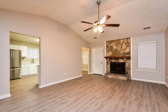 5866 Homestead Cir in Rex, GA - Foto de edificio - Building Photo