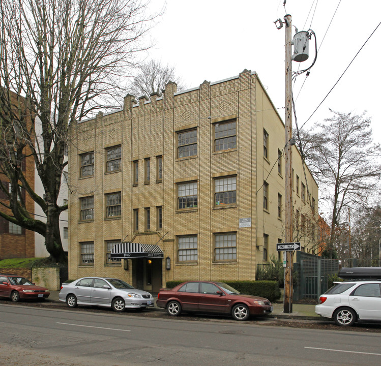 Park Regent in Portland, OR - Building Photo