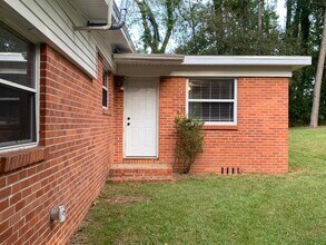 1915 Sunset Ln in Tallahassee, FL - Building Photo - Building Photo