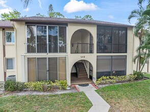 142 Lake Pine Cir in Greenacres, FL - Building Photo - Building Photo