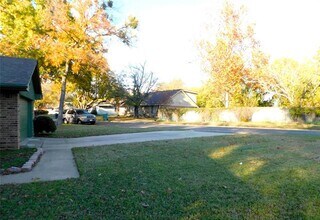 2914 N Ricketts St in Sherman, TX - Building Photo - Building Photo
