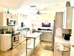 275 NE 16th St in Delray Beach, FL - Building Photo - Building Photo