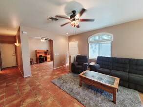 16620 S 48th St in Phoenix, AZ - Building Photo - Building Photo