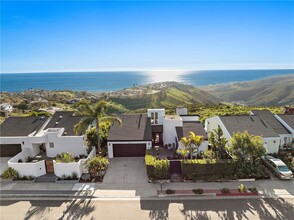 3253 Alta Laguna Blvd in Laguna Beach, CA - Building Photo - Building Photo