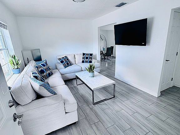 1814 E Emma St in Tampa, FL - Foto de edificio - Building Photo