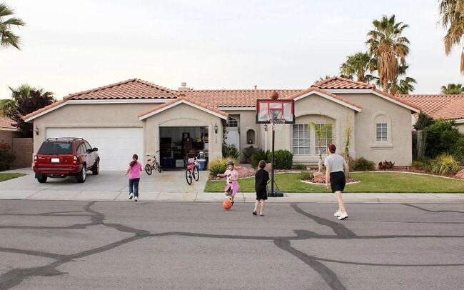 730 Altacrest Dr in Las Vegas, NV - Building Photo - Building Photo