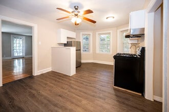 Wayne Walnut Apartments in Philadelphia, PA - Building Photo - Building Photo