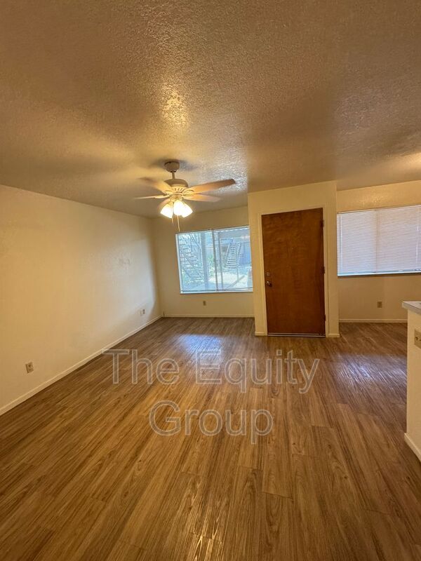 703 E Noble Ave in Visalia, CA - Building Photo - Building Photo