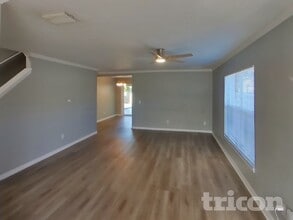 1648 Harbor Oaks Dr in Tarpon Springs, FL - Building Photo - Building Photo