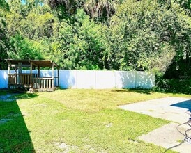 1503 N County Rd 19A, Unit Lancaster duplex in Eustis, FL - Building Photo - Building Photo