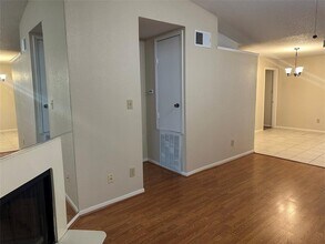 2121 Hepburn St in Houston, TX - Building Photo - Building Photo