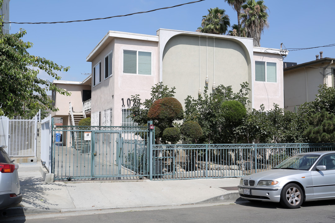 1021 Dewey Ave in Los Angeles, CA - Building Photo