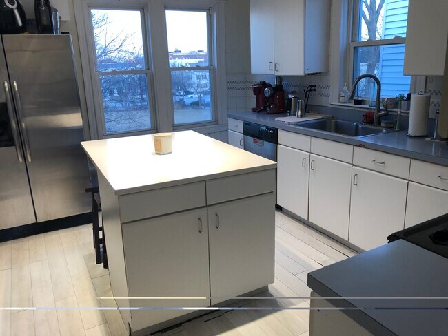 231 Harvard St, Unit 5