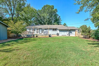 312 S Dogwood St in Siloam Springs, AR - Building Photo - Building Photo