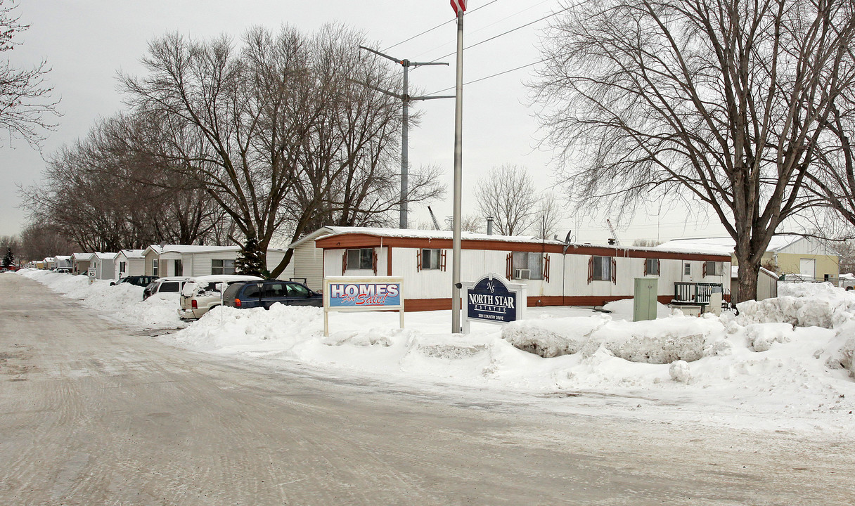 North Star Estates in Little Canada, MN - Foto de edificio