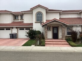 750 Odilia Ct in Gustine, CA - Building Photo