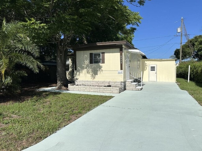 property at 5844 Sunshine Park Dr