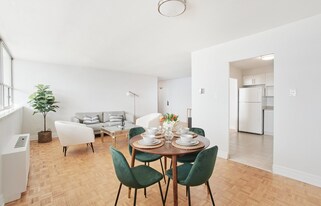 35 Warrender Ave in Toronto, ON - Building Photo