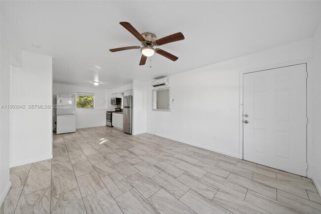 36 NE 64th Terrace in Miami, FL - Building Photo - Building Photo