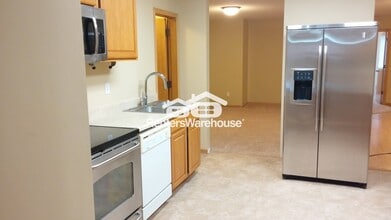 127 S Cedar St in Belle Plaine, MN - Building Photo - Building Photo