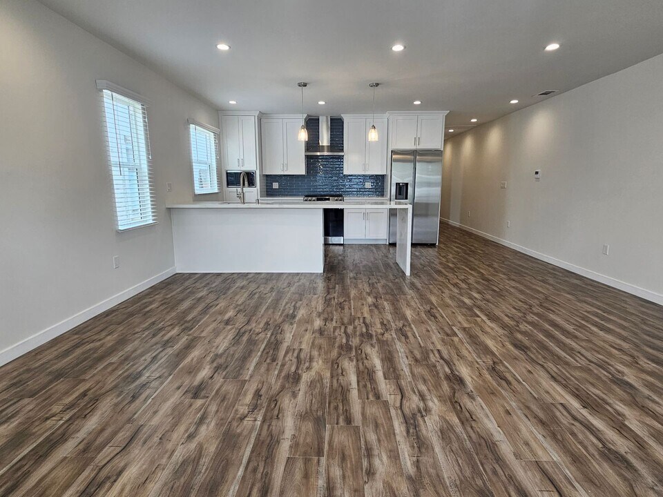 1416-1418 E. Windsor Rd., Unit 1418 E Windsor Rd. in Glendale, CA - Building Photo