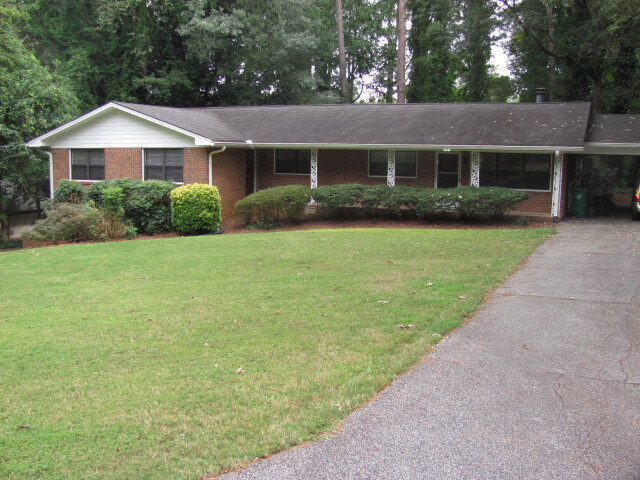 property at 1405 Southland Vista Ct NE