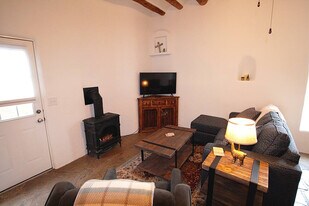 250 Closson St in Santa Fe, NM - Building Photo