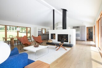 37 Canterbury Ln in Salisbury, CT - Building Photo - Building Photo