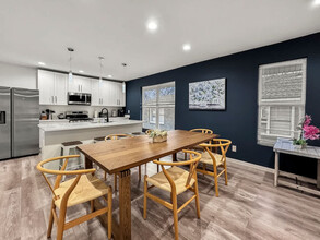 313 Mathey Ct in Dallas, TX - Foto de edificio - Building Photo